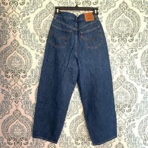Levis high waisted jeans